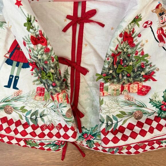 New Cupcakes & Cashmere at Home Nutcracker Tree Skirt Christmas Collar Multi 52" - Picture 7 of 10